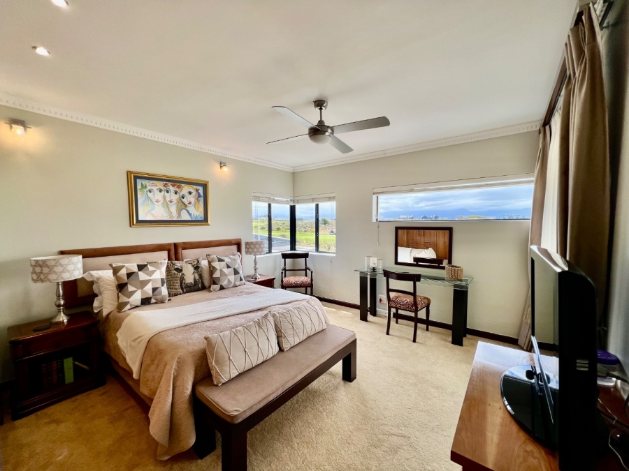 5 Bedroom Property for Sale in Oubaai Western Cape